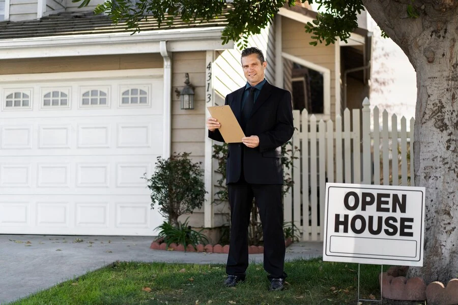 1. Property Valuation in Clapham Accurate and Reliable